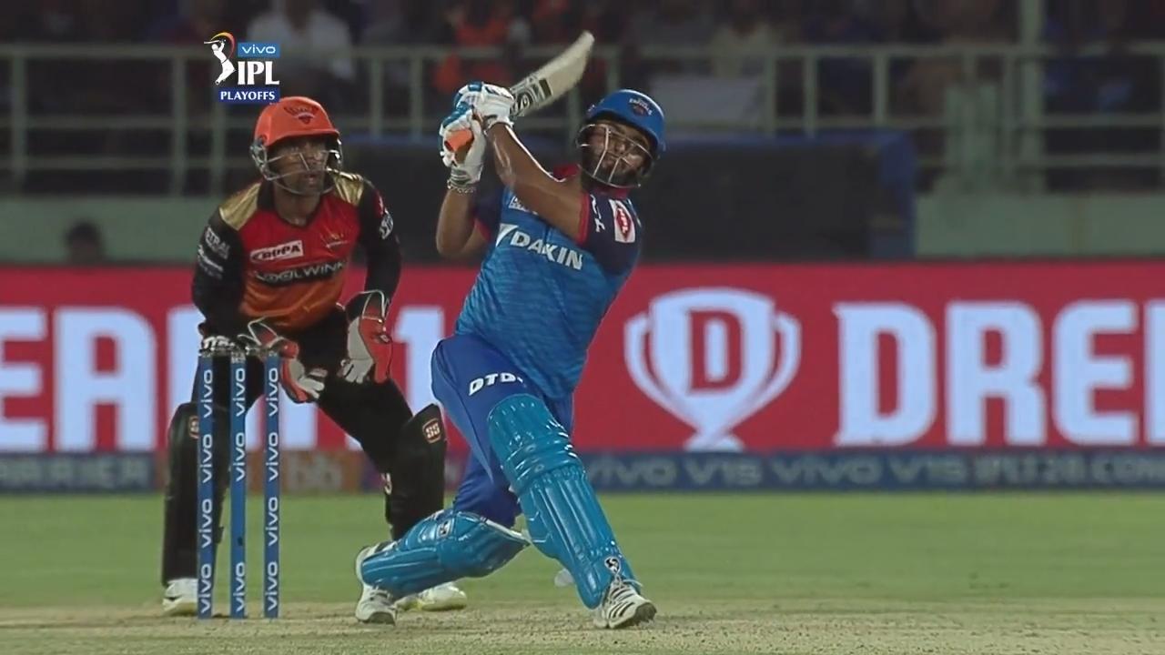Eliminator: DC vs SRH – Super Sixes background