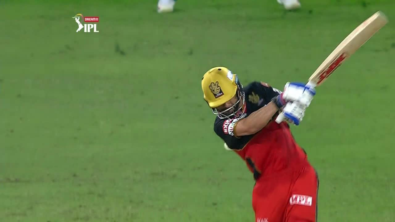 M19: RCB vs DC – Virat Kohli Wicket