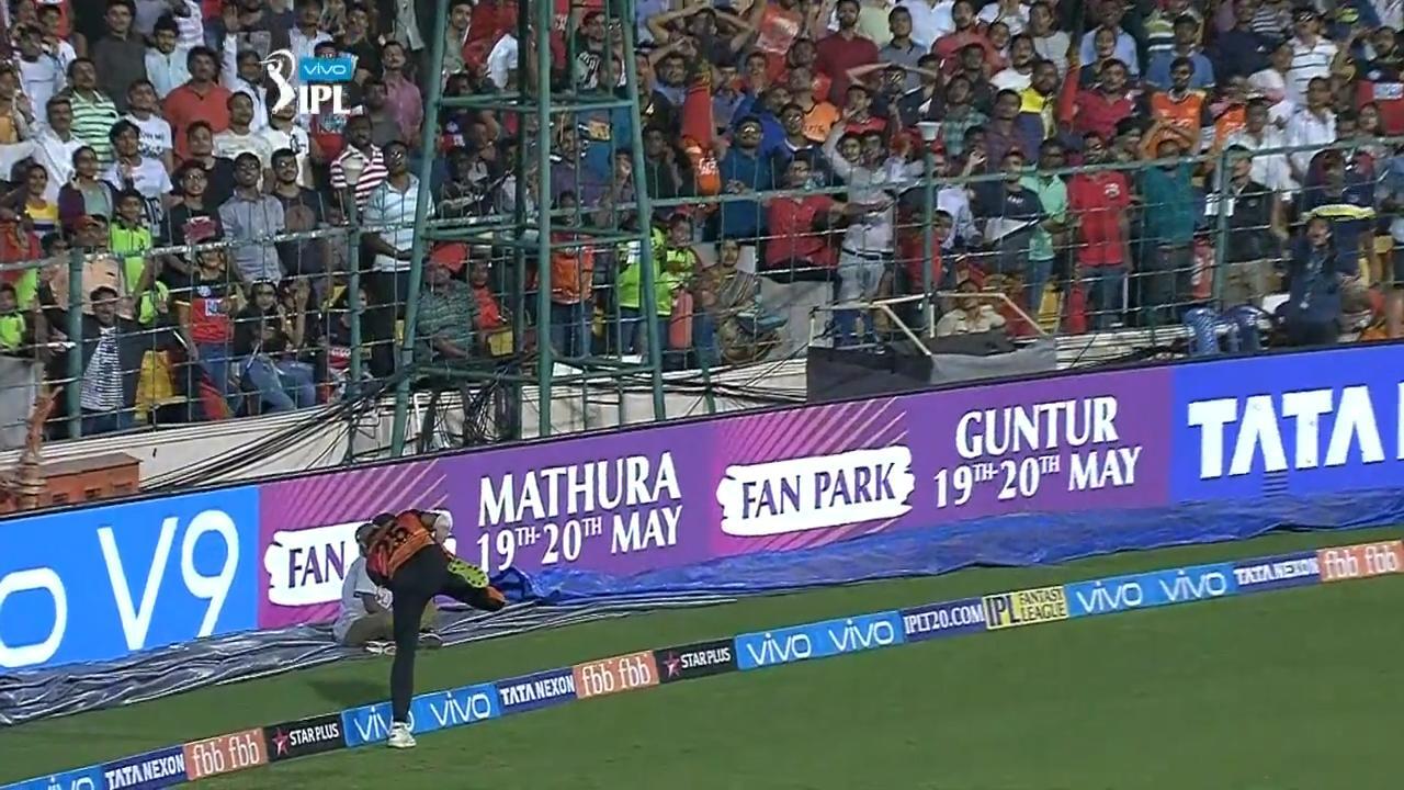 Shikhar Dhawan's one-legged catch