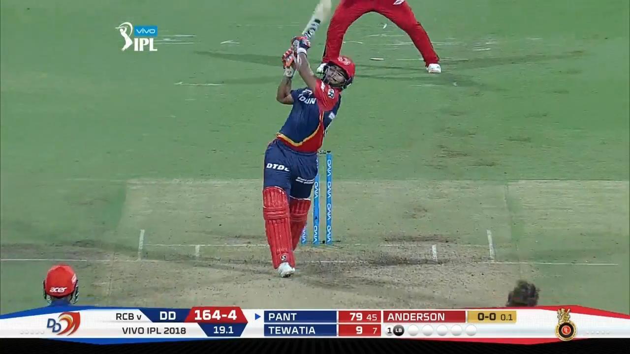 M19: RCB vs DD – Rishabh Pant Six background