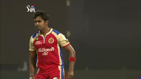 M21: RCB vs DD – Sharp Vinay Kumar