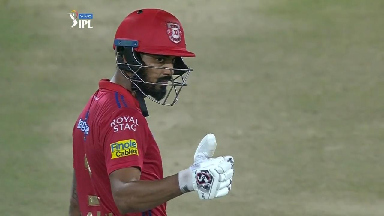 KL Rahul's fighting 79 (56)