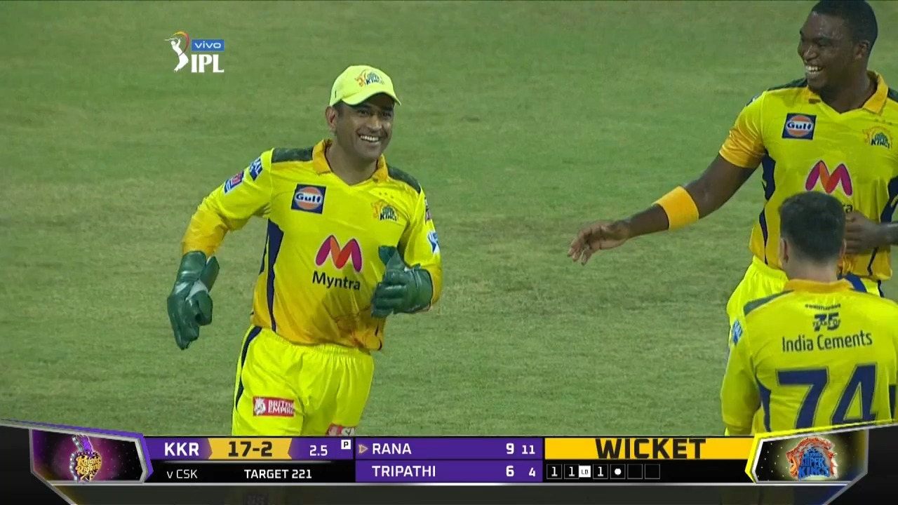 MS Dhoni's outstanding running catch background