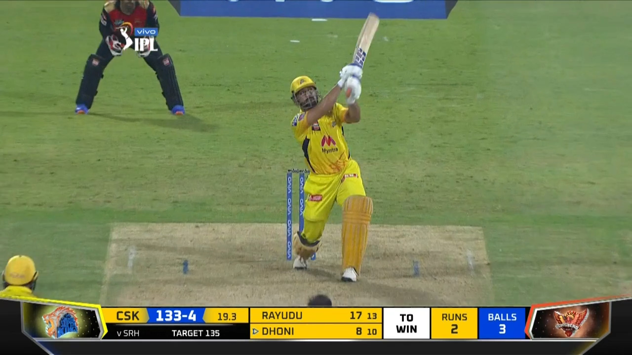 M44: SRH vs CSK – MS Dhoni Six