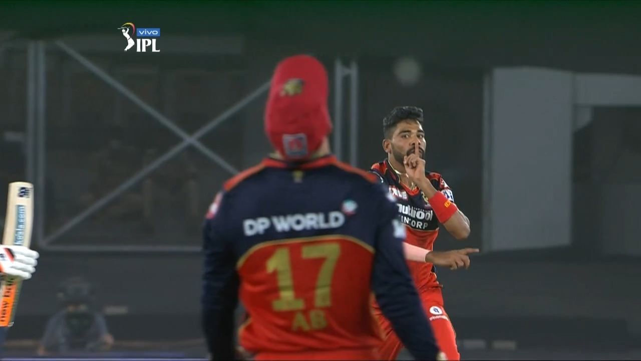 M22: DC vs RCB – Fall of Wickets