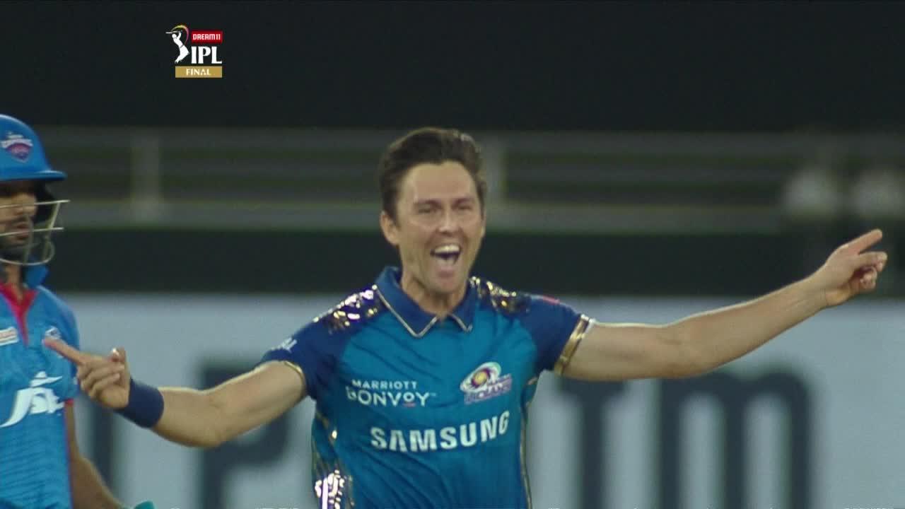 Boult's first-ball strike background