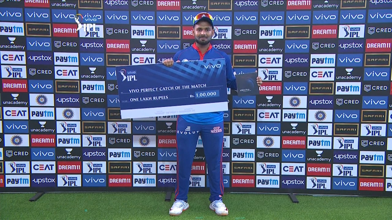 M36: DC vs RR – VIVO perfect catch of the match – Rishabh Pant background