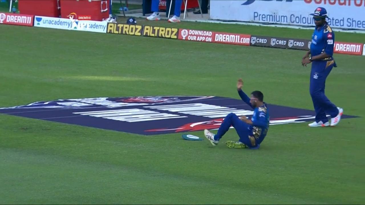 Krunal Pandya's super catch background