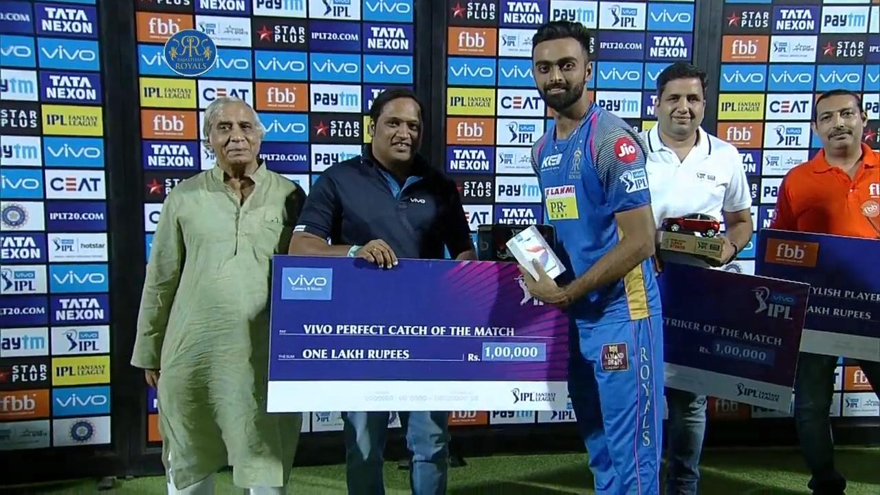M40: RR vs KXIP – VIVO perfect catch of the match – Jaydev Unadkat