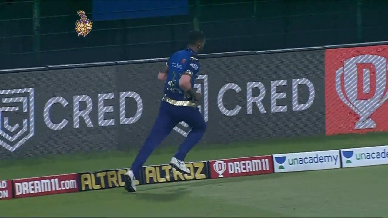 Sights it, runs & Hardik catches it