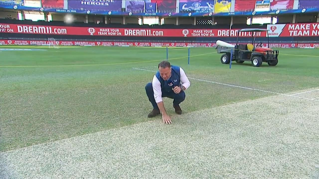 M25: CSK vs RCB – Pitch Report background