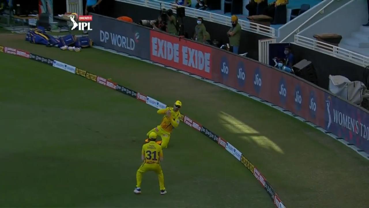 The Faf-Ruturaj relay catch
