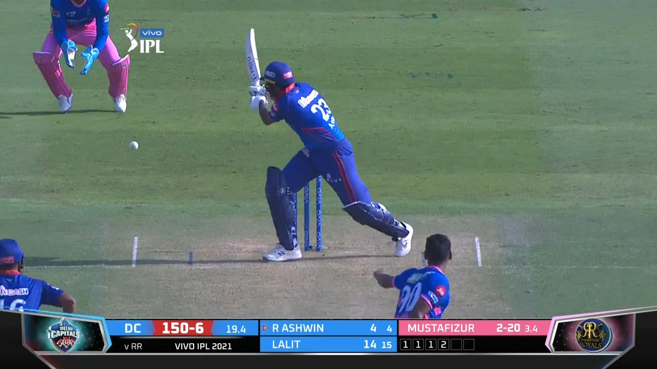 Comedy of Errors as Ashwin makes merry background