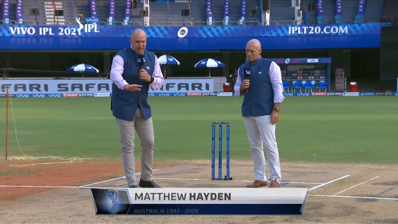 M13: DC vs MI – Pitch Report background