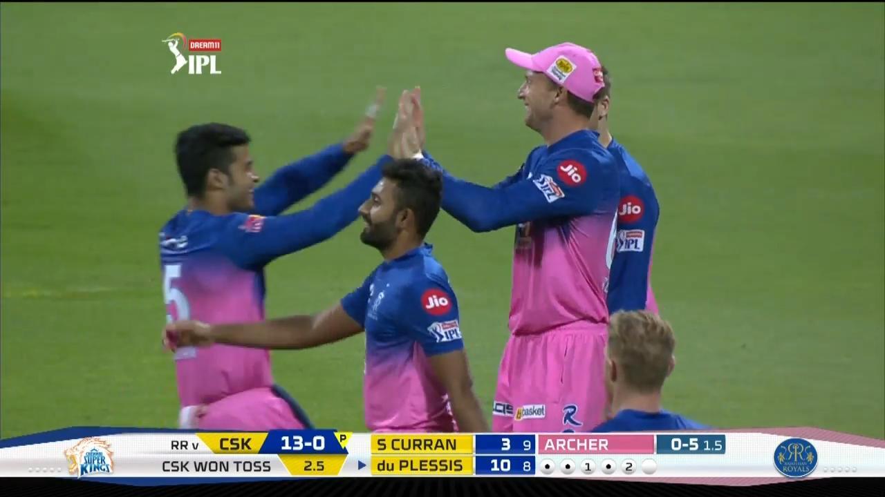 Gloves off, Buttler ON - Super catch background