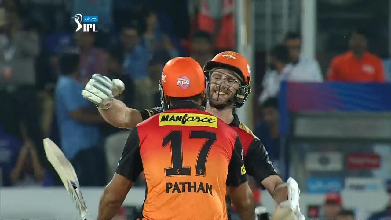 M36: SRH vs DD – Amazing Moments background