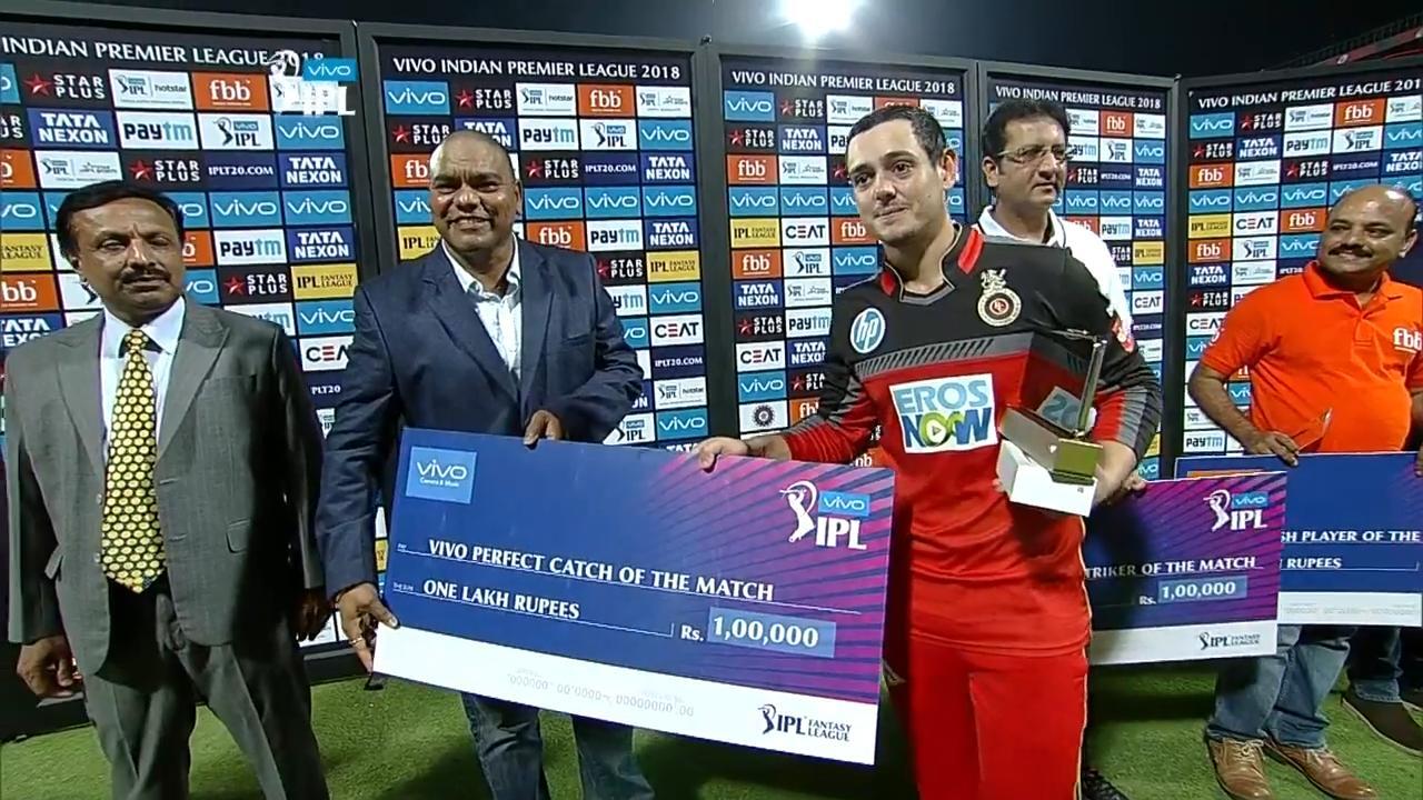 M31: RCB vs MI – VIVO perfect catch of the match – Quinton de Kock