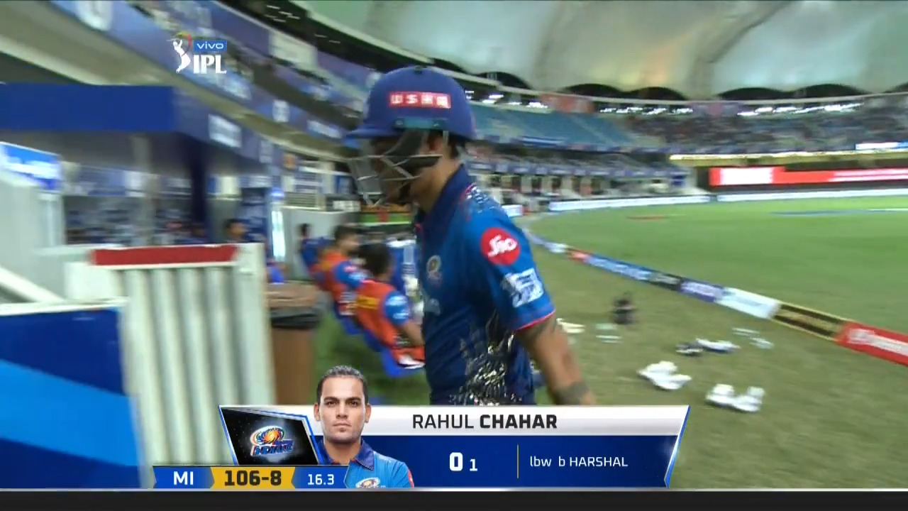 M39: RCB vs MI – Rahul Chahar Wicket