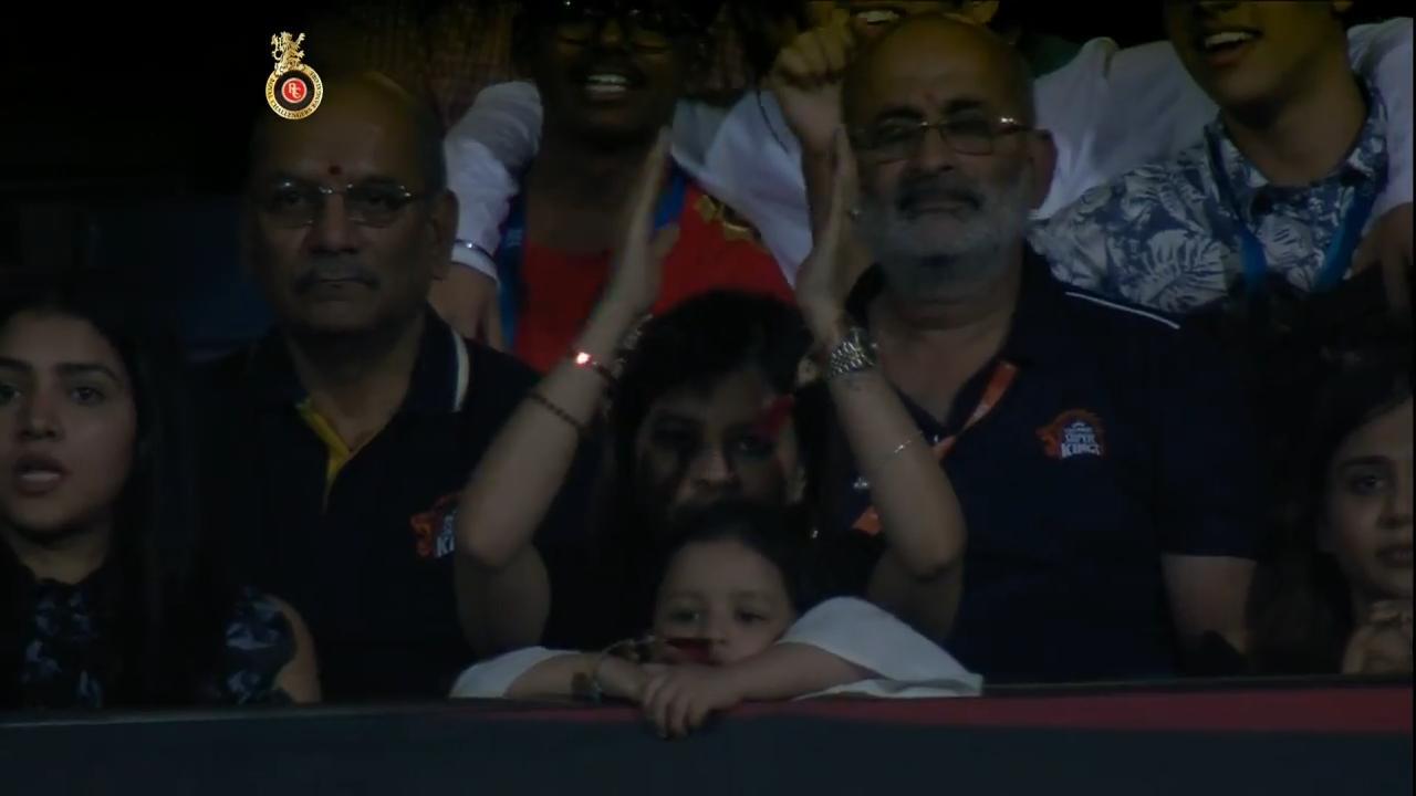 Papa MSD's six, cheered by ZIVA