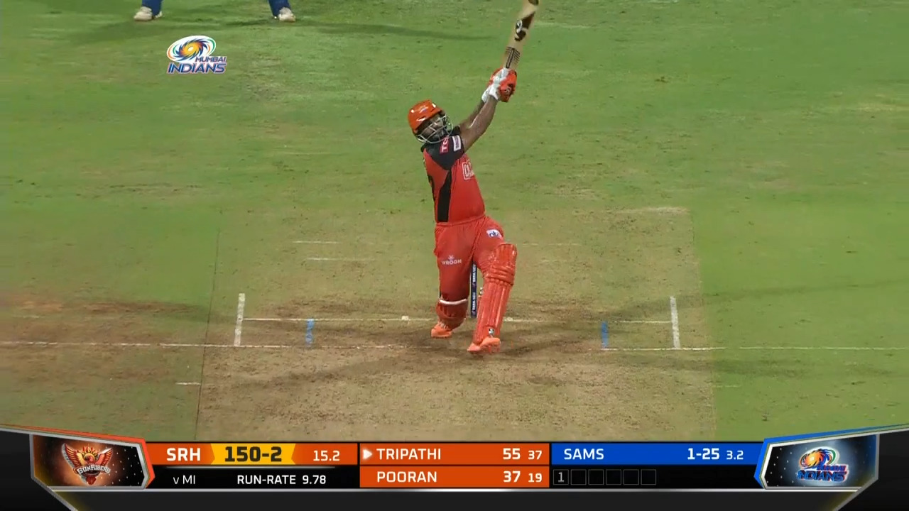M65: MI vs SRH – Rahul Tripathi Six background