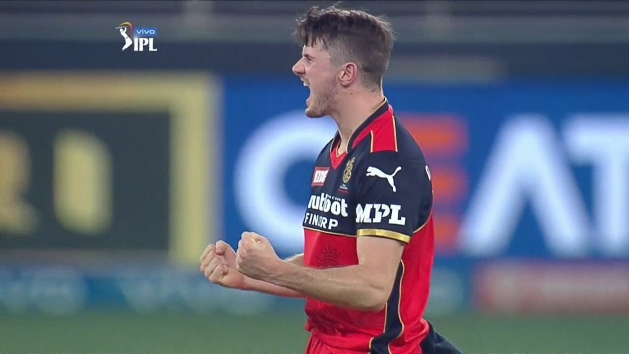 M43: RR vs RCB – Fall of Wickets