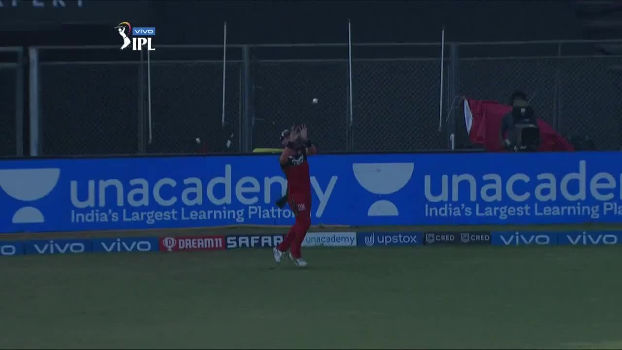 M19: CSK vs RCB – Amazing Moments