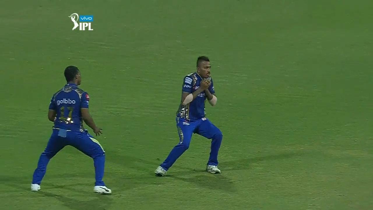 Hardik Pandya's stunning skier grab background