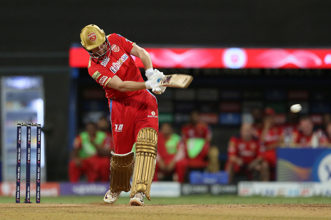 4,4,4 - Bairstow takes on Bhuvi in the first over
