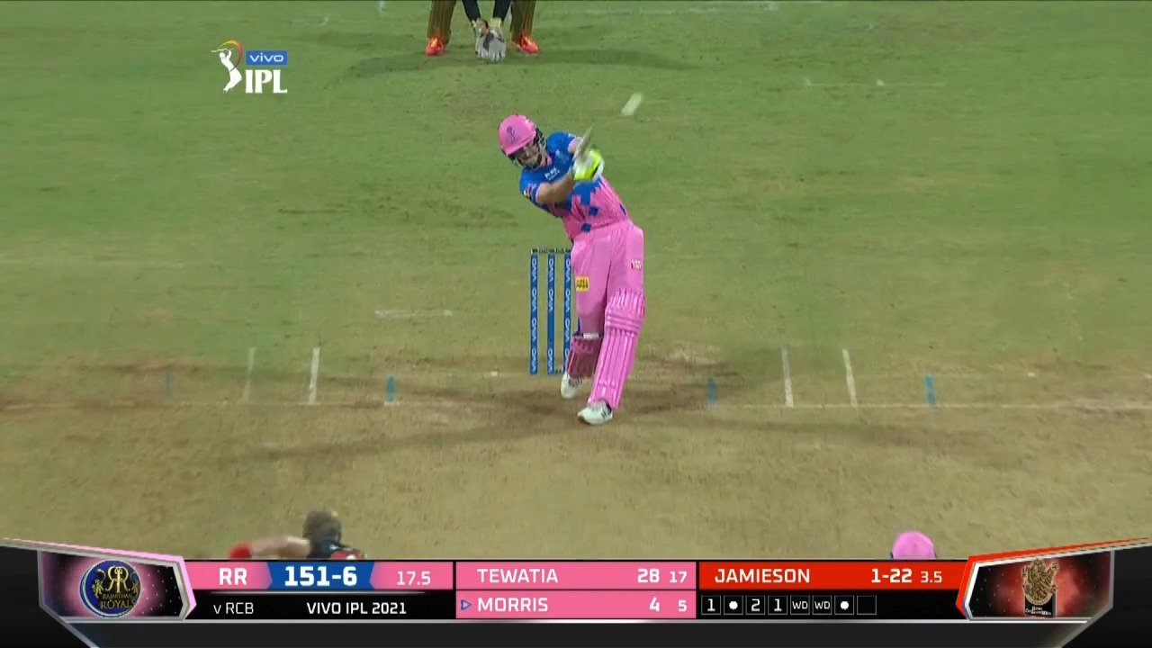 M16: RCB vs RR – Chris Morris Six