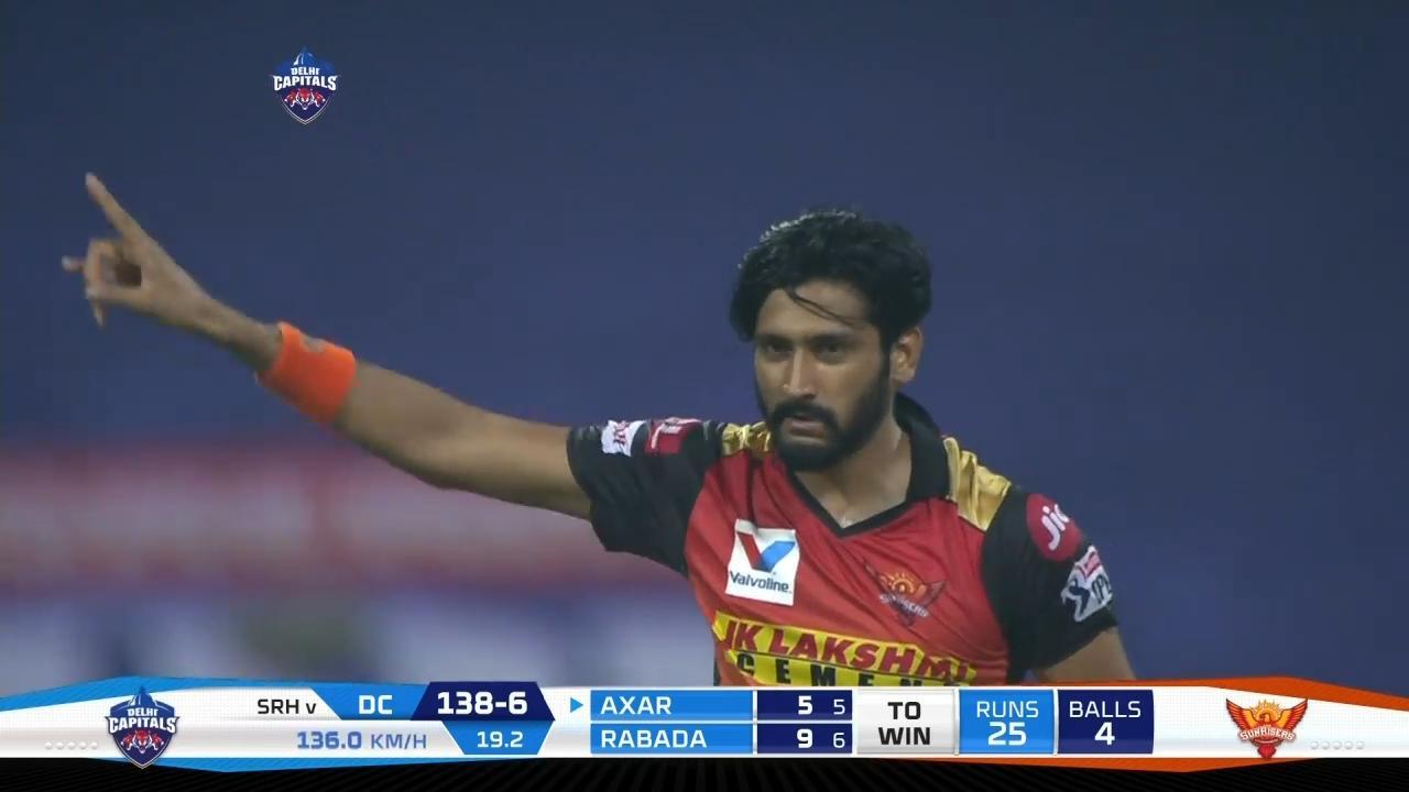 M11: DC vs SRH – Fall of Wickets background