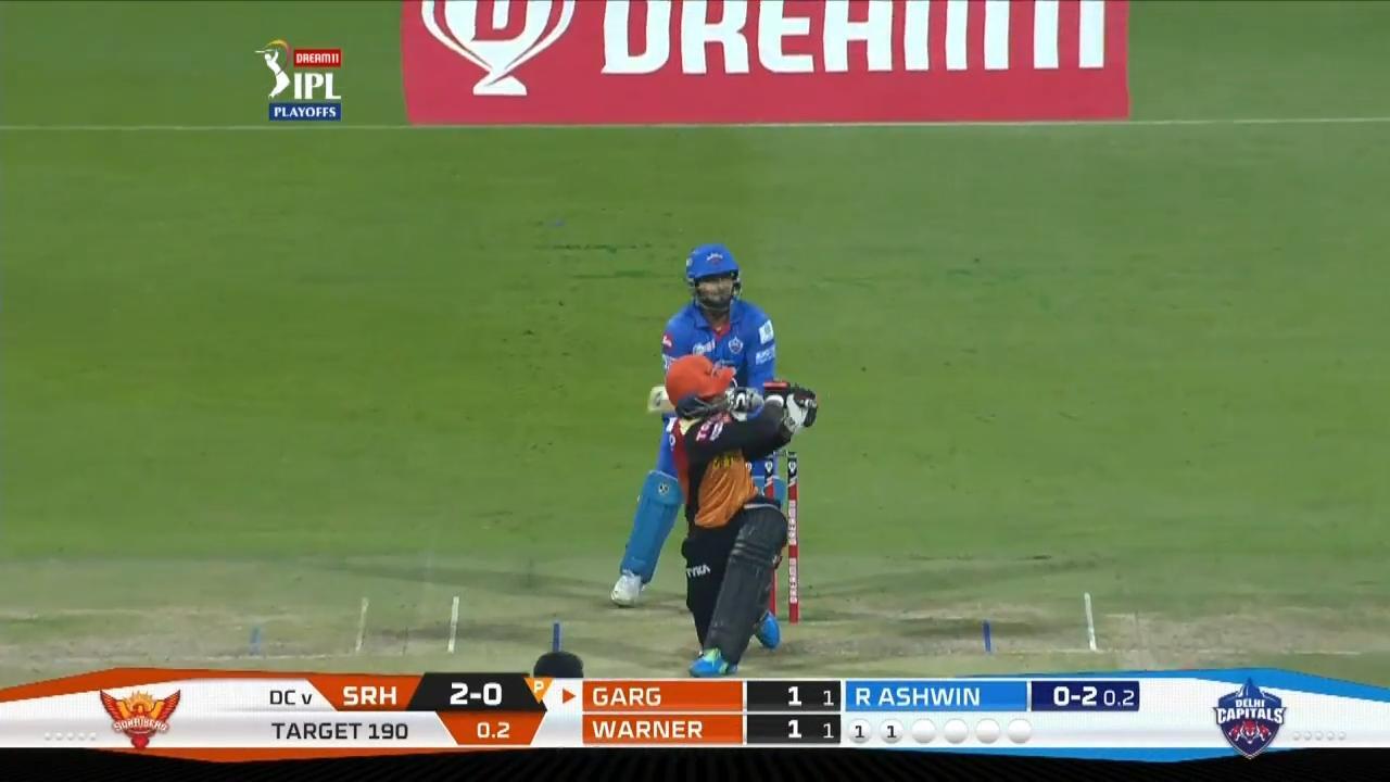 Q2: DC vs SRH – Priyam Garg Six background