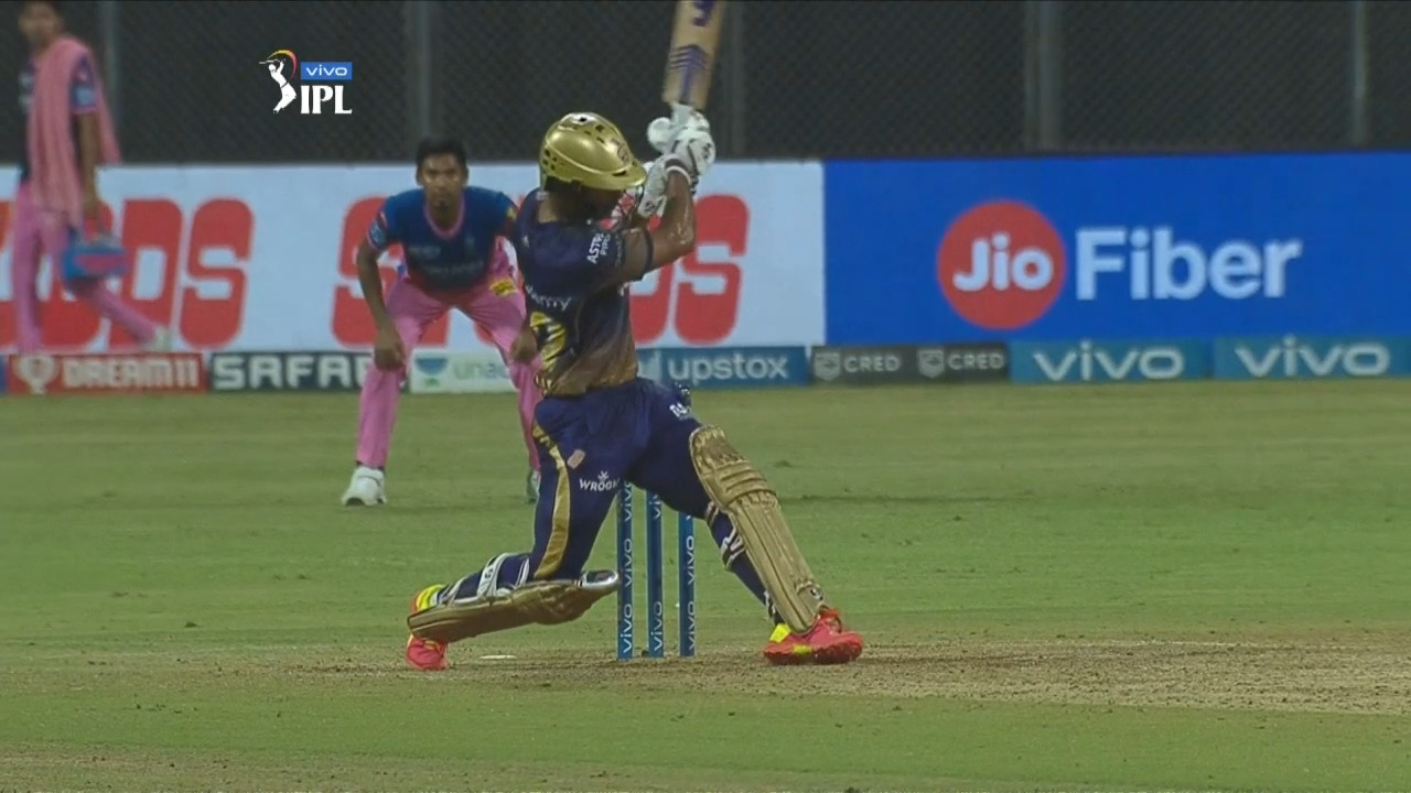 M18: RR vs KKR – Rahul Tripathi Six