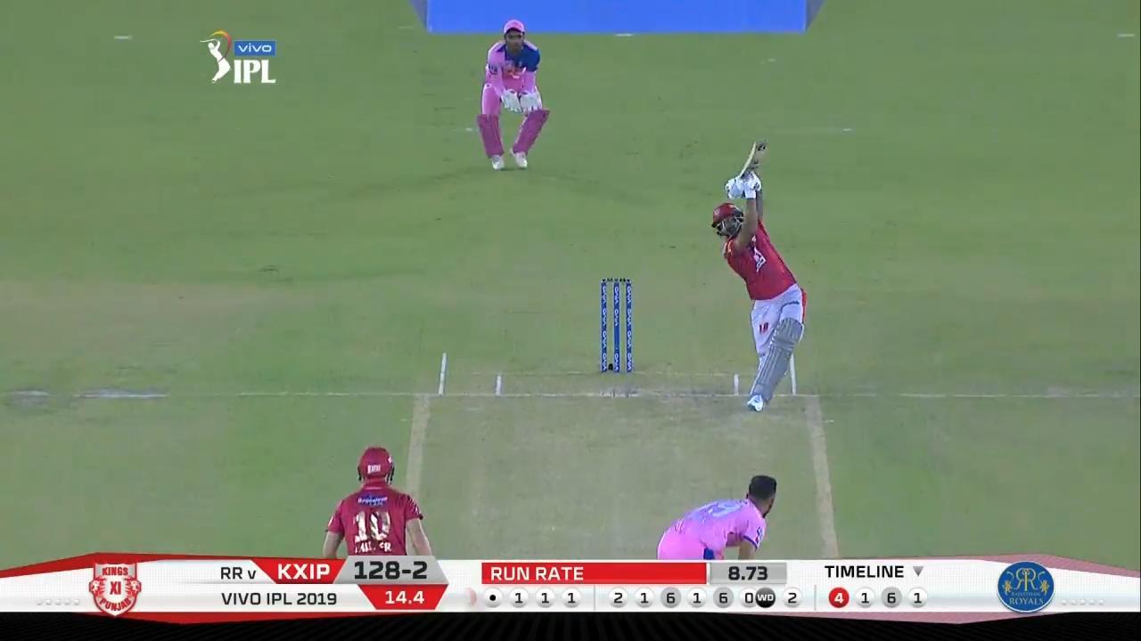 M32: KXIP vs RR – KL Rahul Six