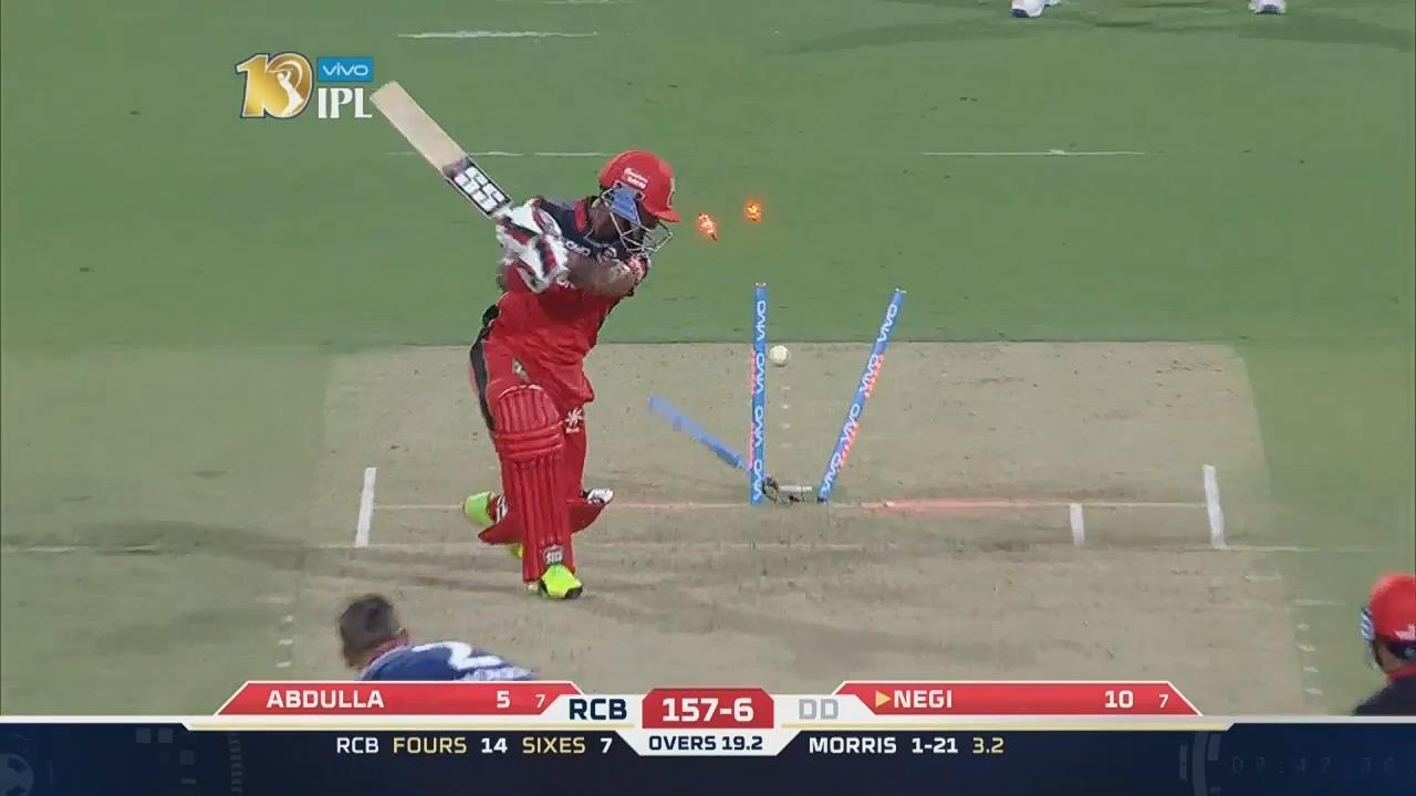 M5: RCB vs DD – Pawan Negi Wicket