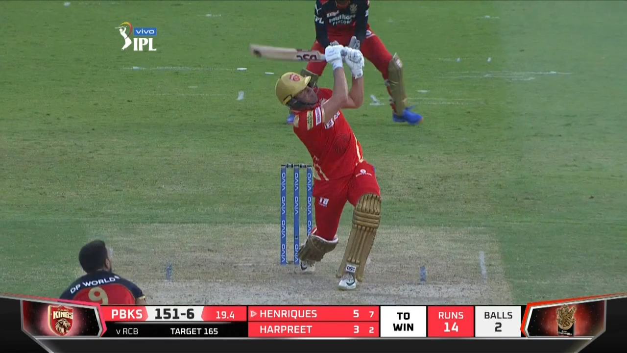 M48: RCB vs PBKS – Moises Henriques Six