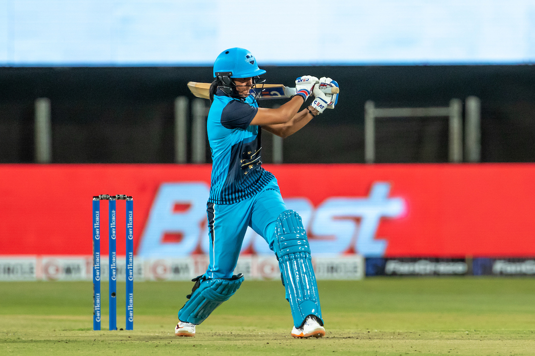 Supernovas Captain Harmanpreet Kaur's promising 37(29)