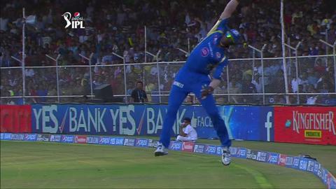 M44: RR vs MI – Kieron Pollard's breathtaking Catch background
