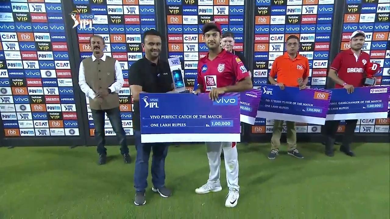 M28: KXIP vs RCB – VIVO Perfect Catch of the Match – Mayank Agarwal