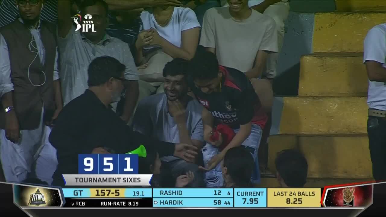 M67: RCB vs GT – Hardik Pandya Six