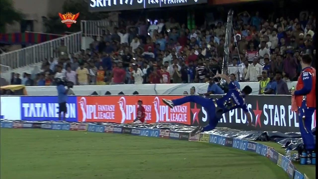 Cutting edge fielding at the ropes background