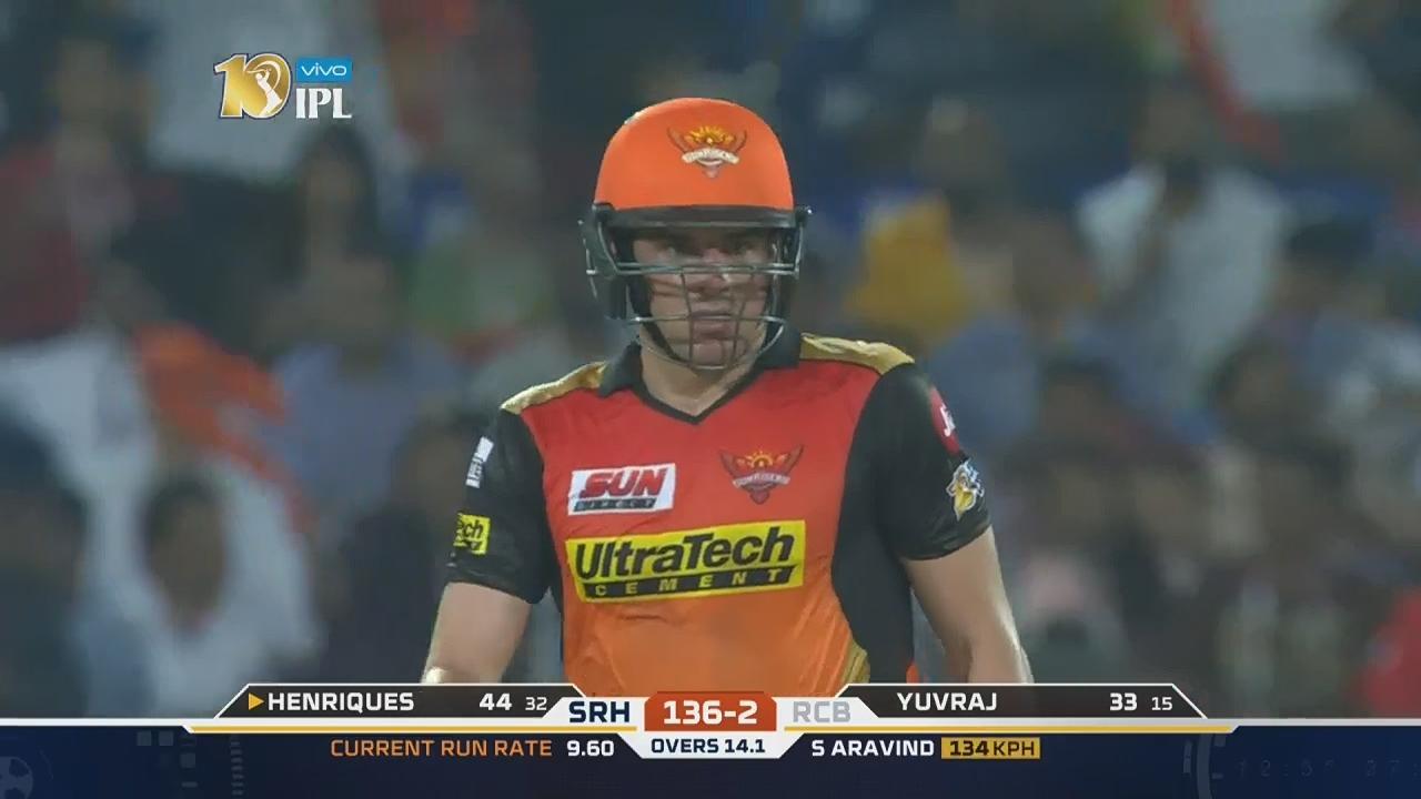 M1: SRH vs RCB – Moises Henriques' whirlwind 52