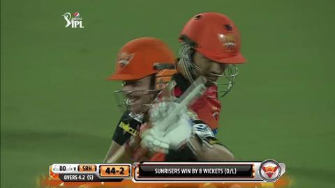 M32: DD vs SRH – Naman Ojha Six background