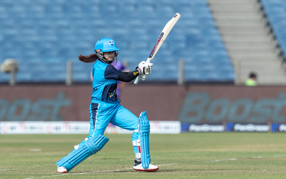 Taniya Bhatia's supporting act of 36(32)