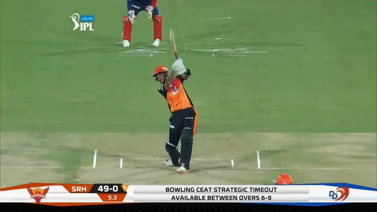 M36: SRH vs DD – Alex Hales Six background