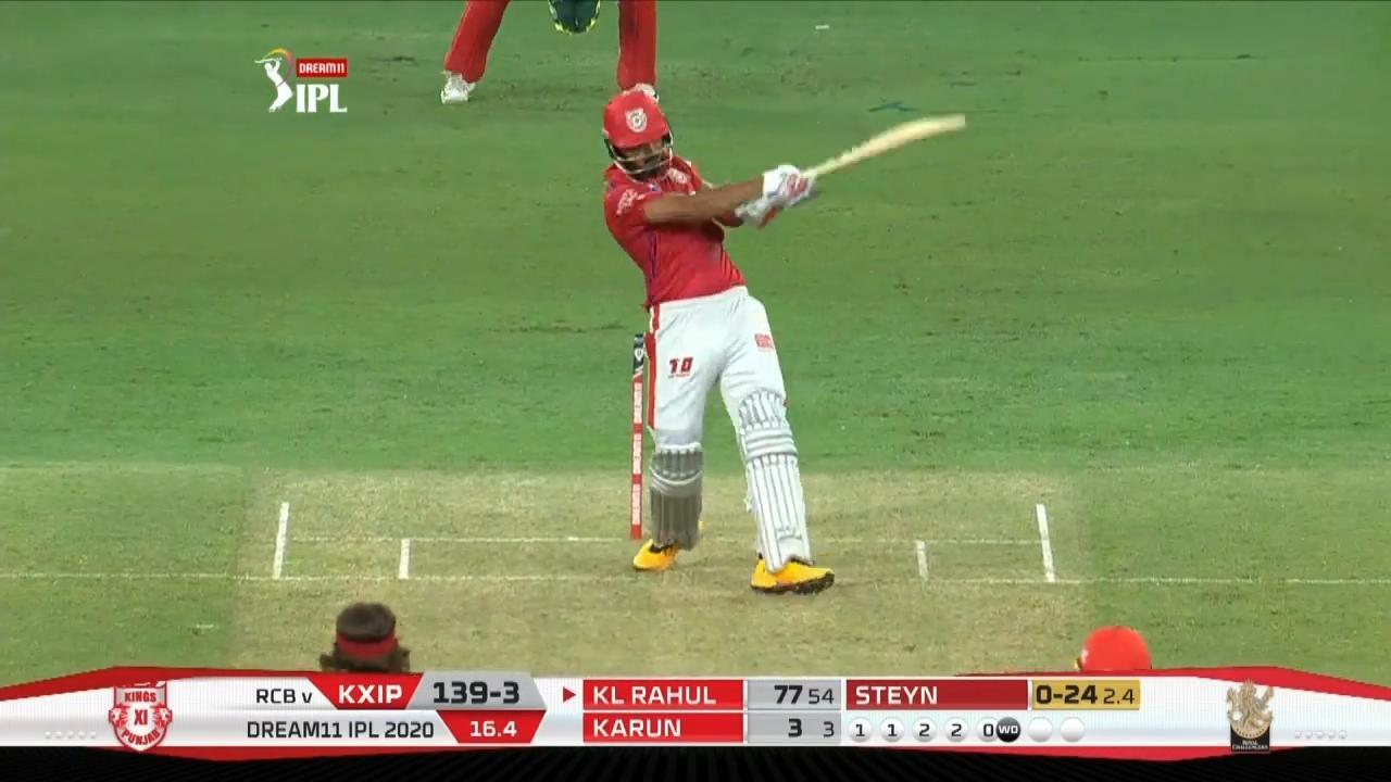 M06: KXIP vs RCB – KL Rahul Six