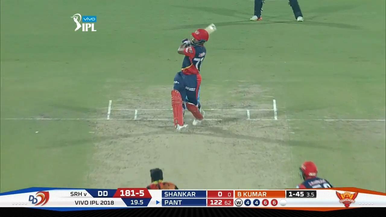 M42: DD vs SRH – Rishabh Pant Six background