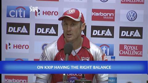 IPL 2012 Match 25 – KXIP vs RCB: Hussey PC background