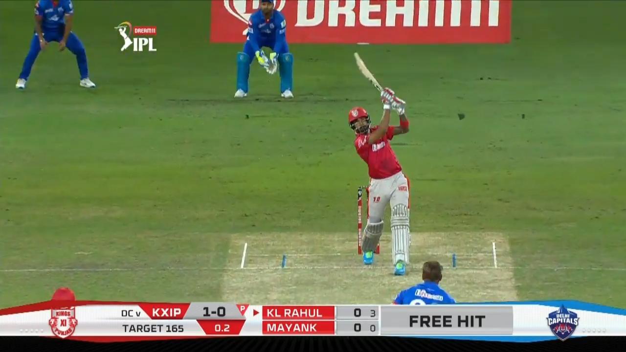 M38: KXIP vs DC – KL Rahul Six background