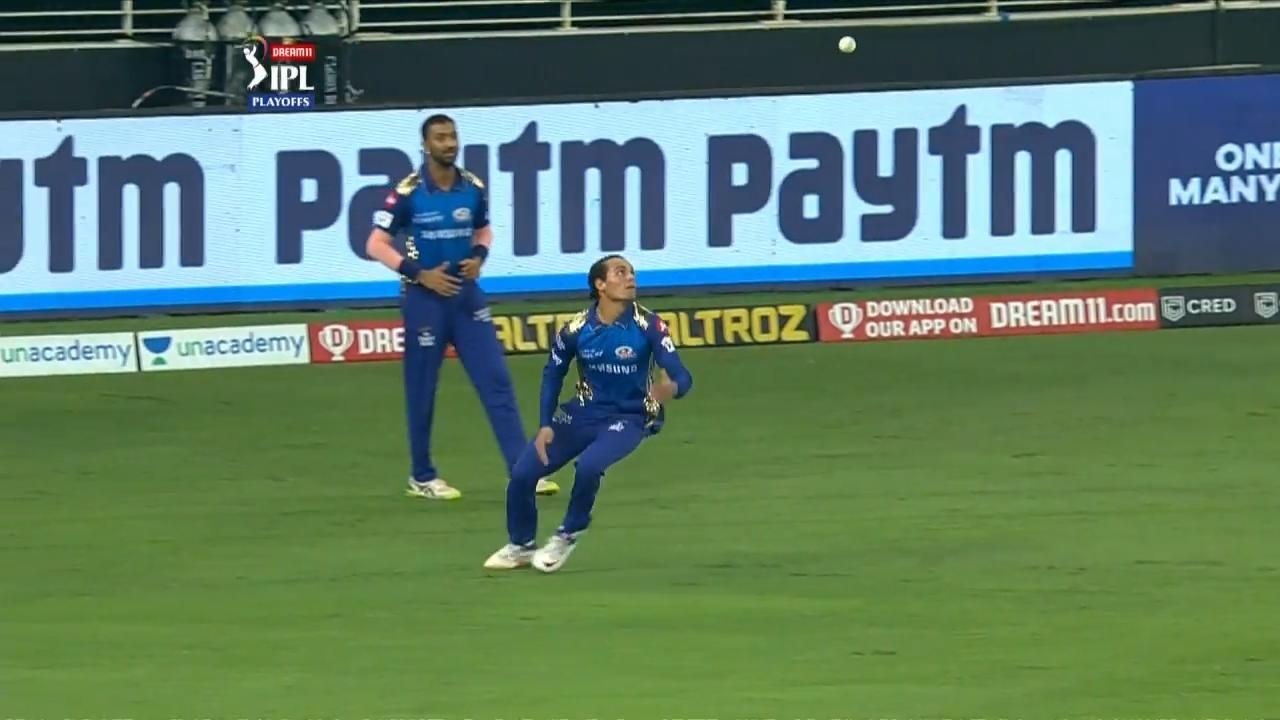 Rahul Chahar's extraordinary juggling catch background
