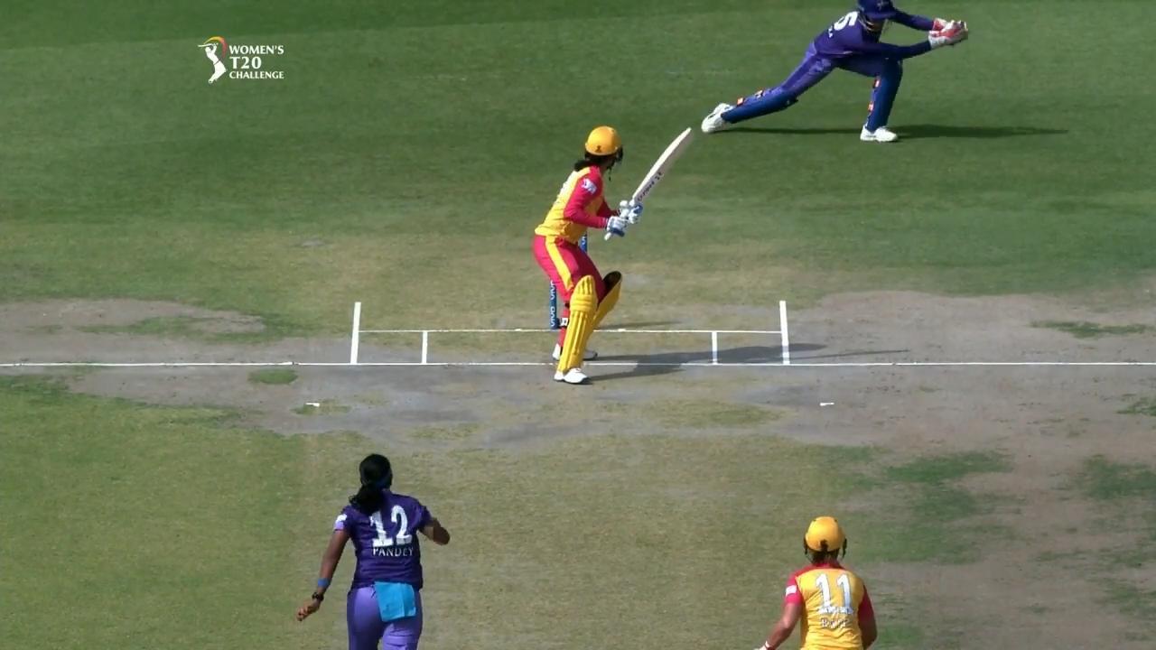 Sushma catches, Smriti departs - Catch Spot on!